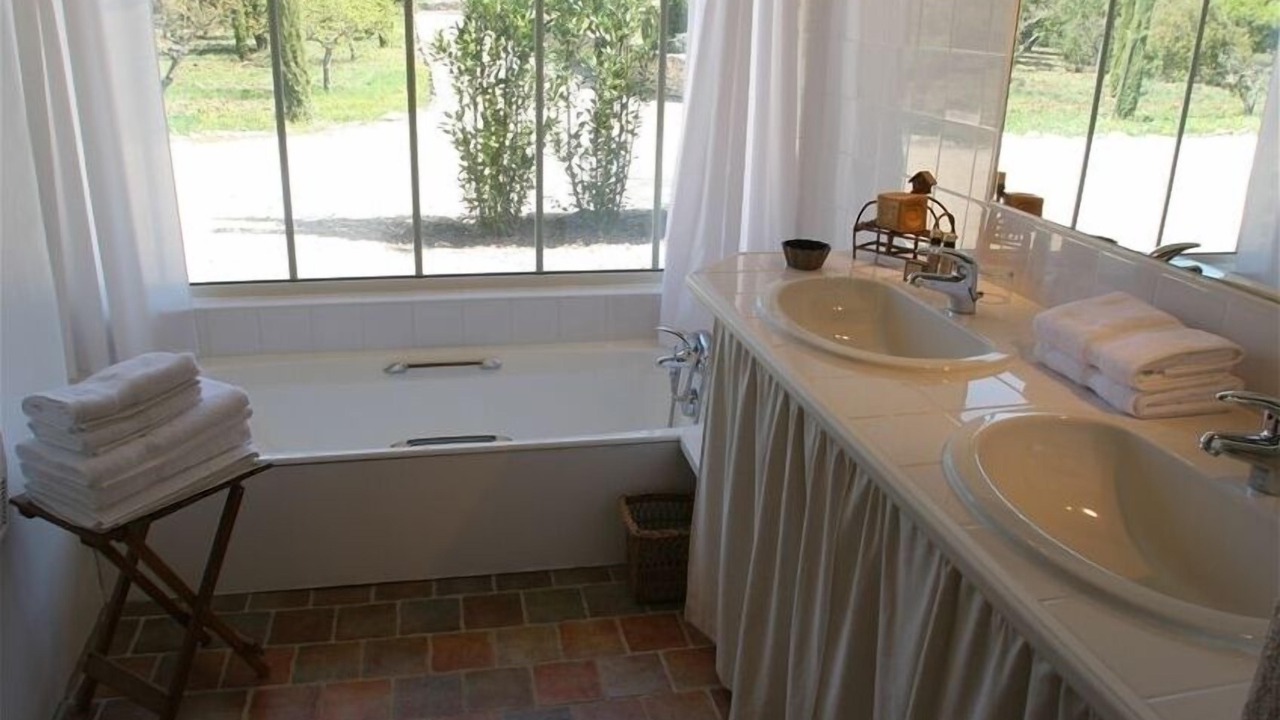 Photo of Bathroom in Buoux