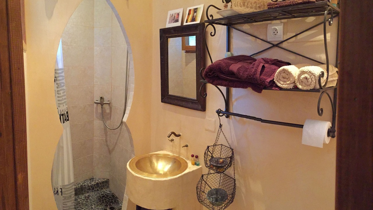 Photo of Bathroom in Quartier Administrations