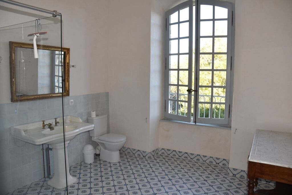 Photo of Bathroom in Saint-Hippolyte-de-Caton