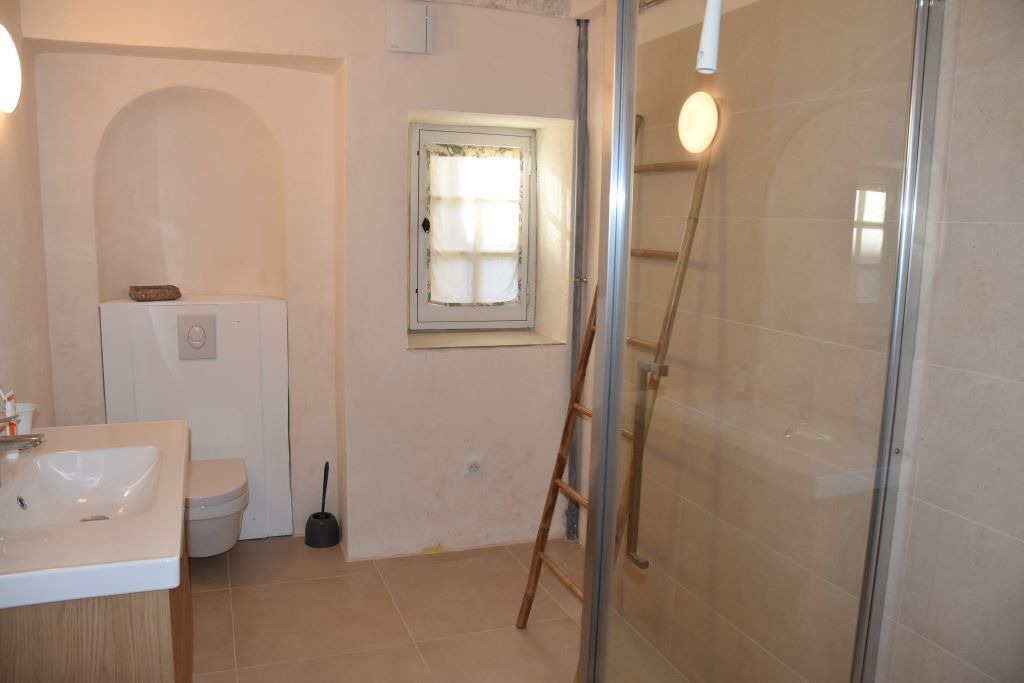 Photo of Bathroom in Saint-Hippolyte-de-Caton