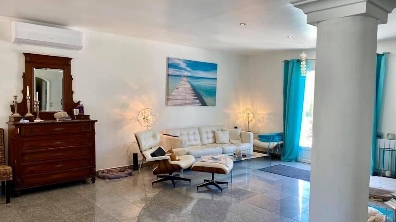 Photo of Livingroom in Cabasse
