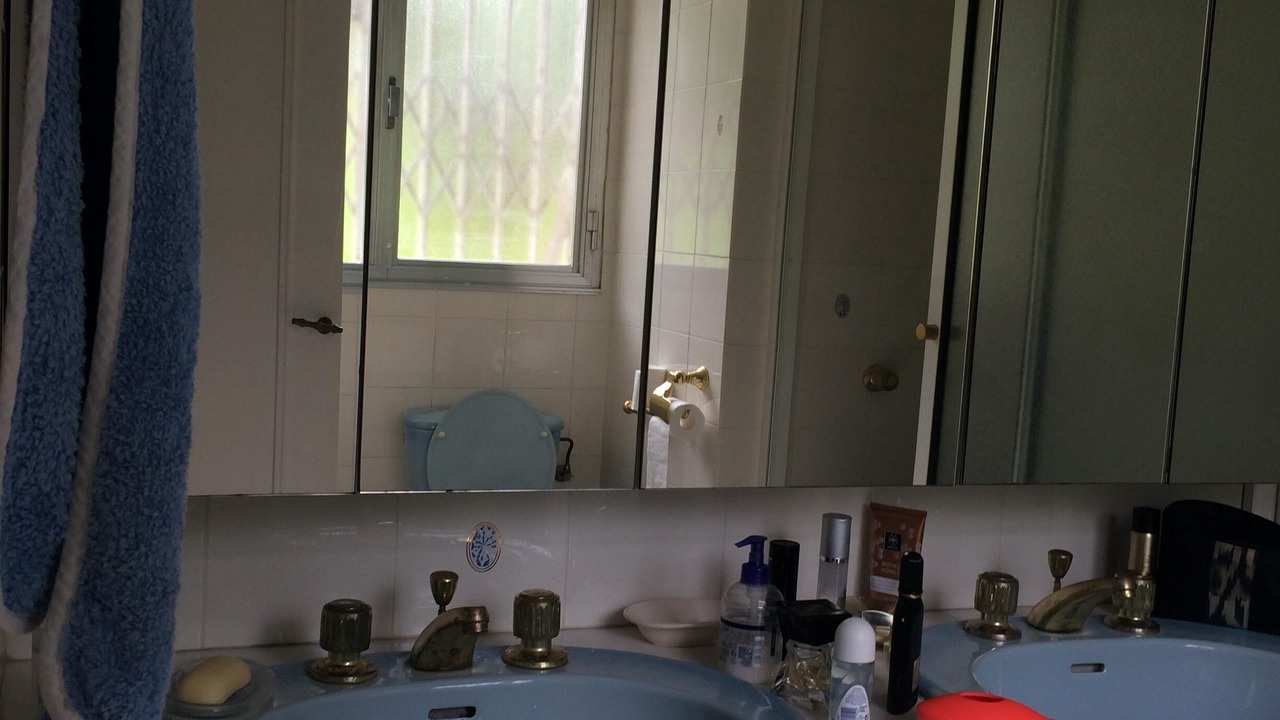 Photo of Bathroom in California - Pezou