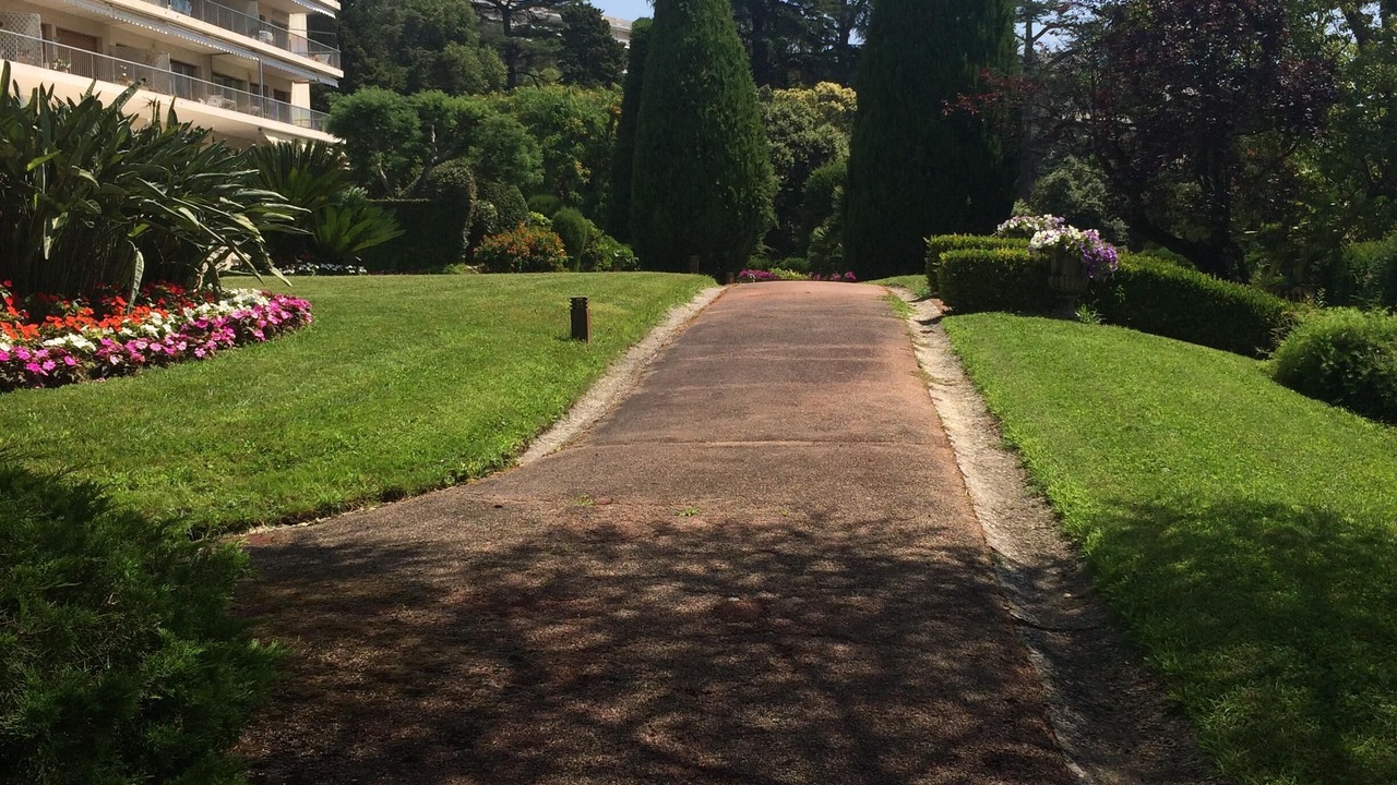 Photo of Outdoor in California - Pezou
