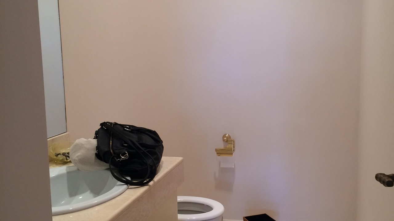 Photo of Bathroom in California - Pezou