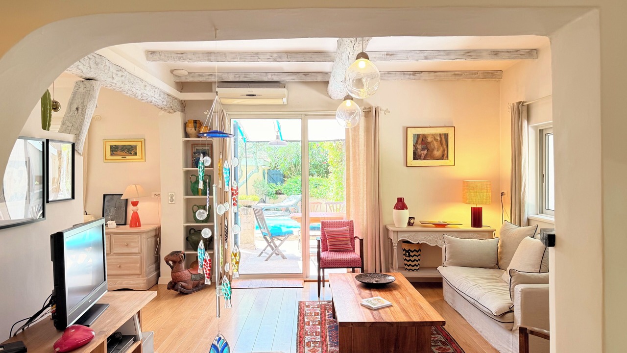 Photo of Livingroom in St.-Remy-de-Provence