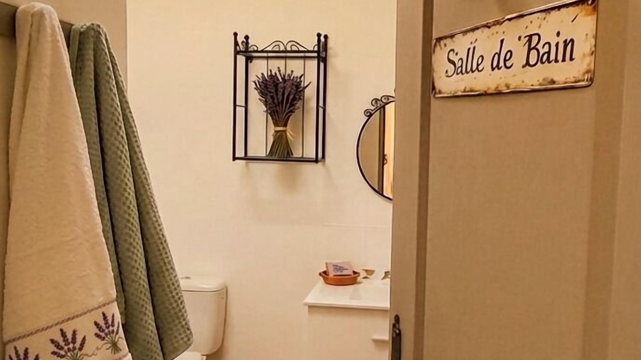 Photo of Bathroom in Cabannes