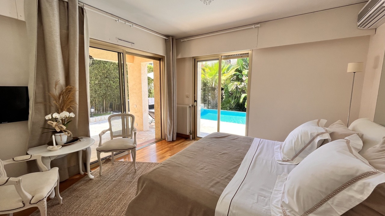 Photo of Bedroom in Mont Boron