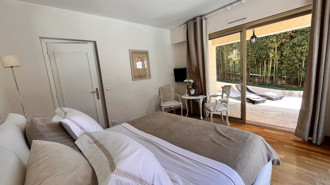 Photo of Bedroom in Mont Boron