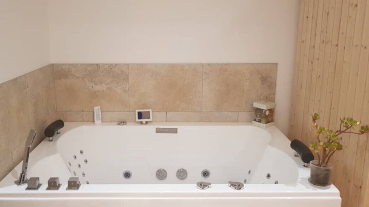 Photo of Bathroom in Cadolive