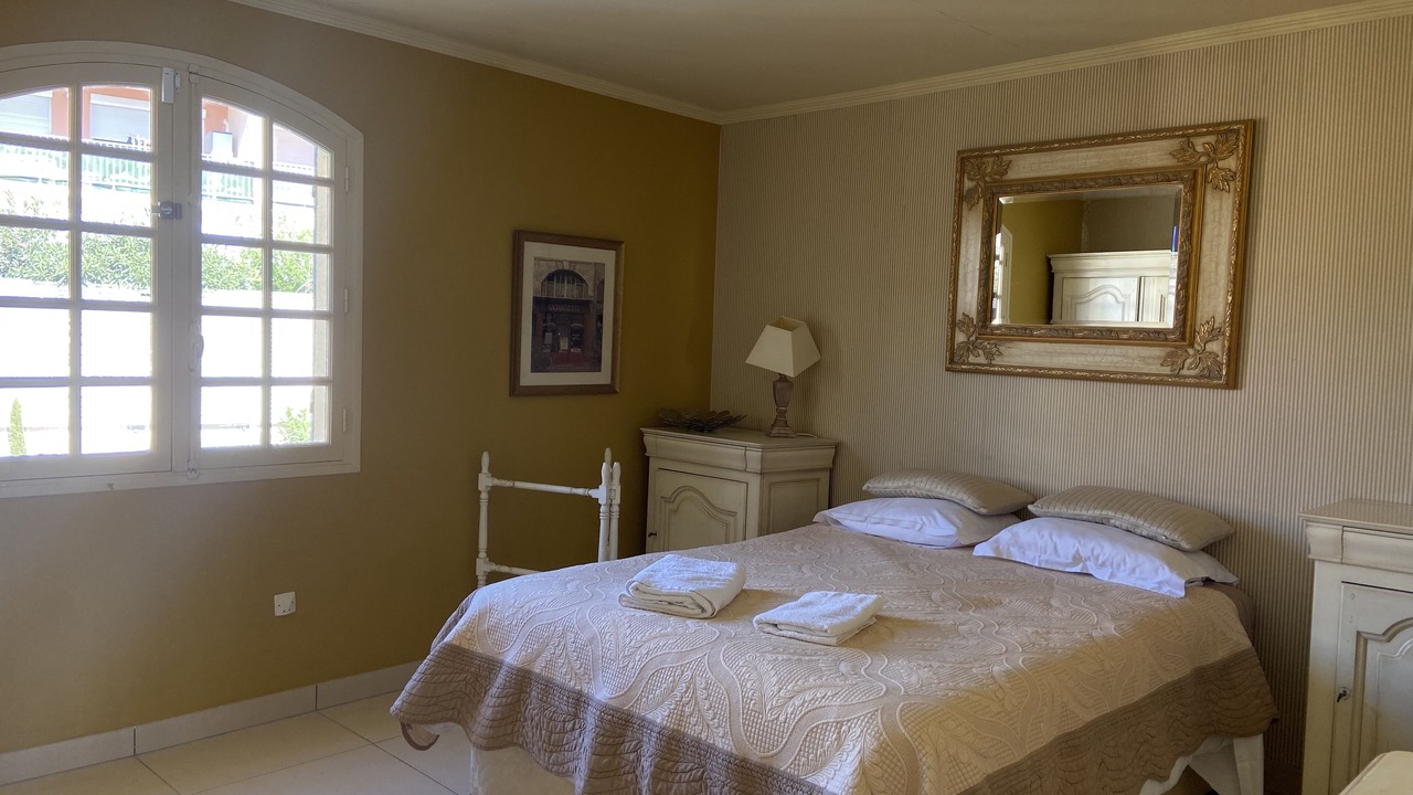 Photo of Bedroom in Marseillan