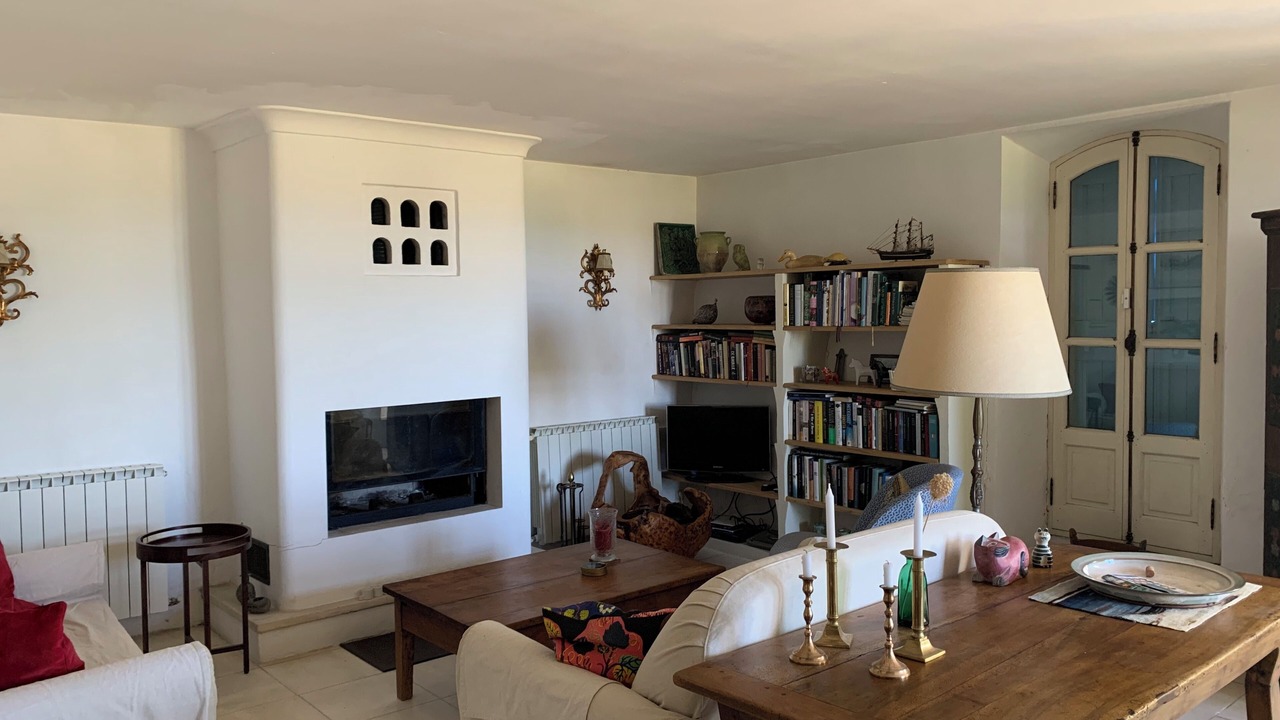 Photo of Livingroom in Apt