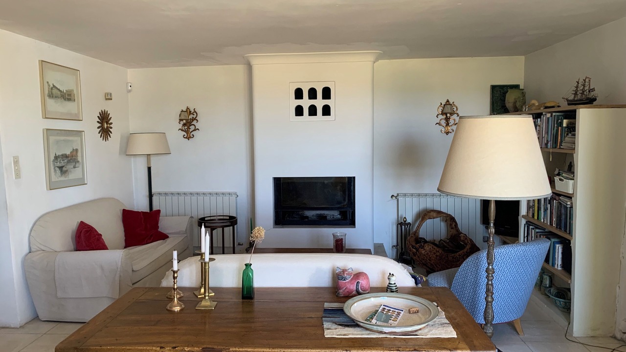 Photo of Livingroom in Apt