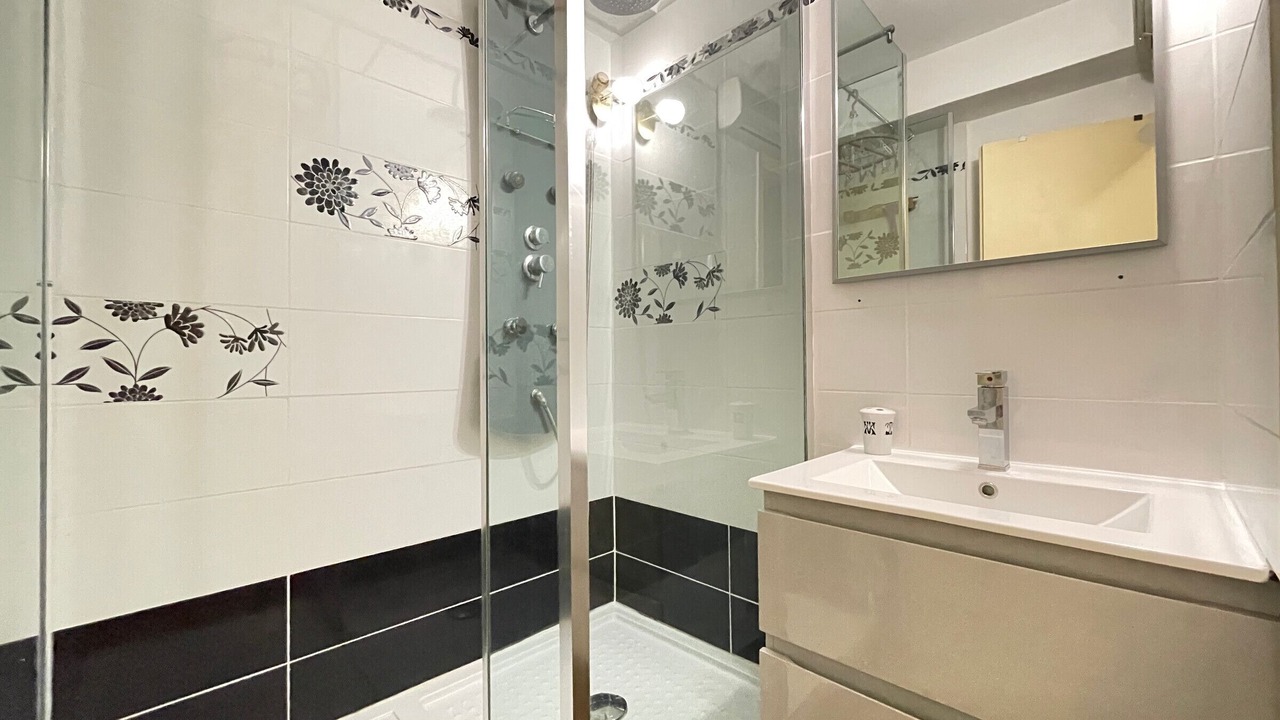 Photo of Bathroom in Sete