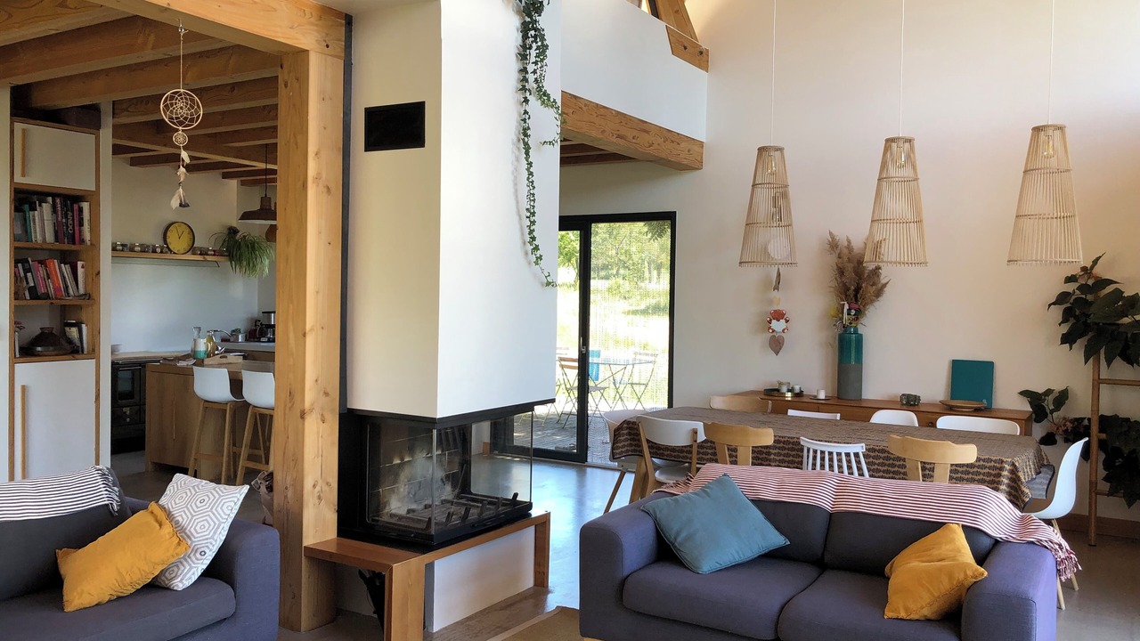 Photo of Livingroom in Puy-Saint-Eusebe