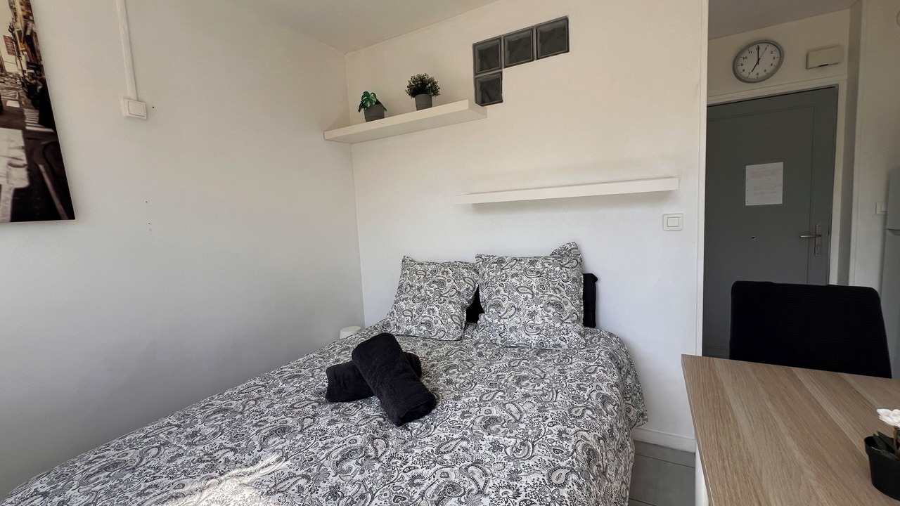 Photo of Bedroom in Villeneuve Loubet Beach