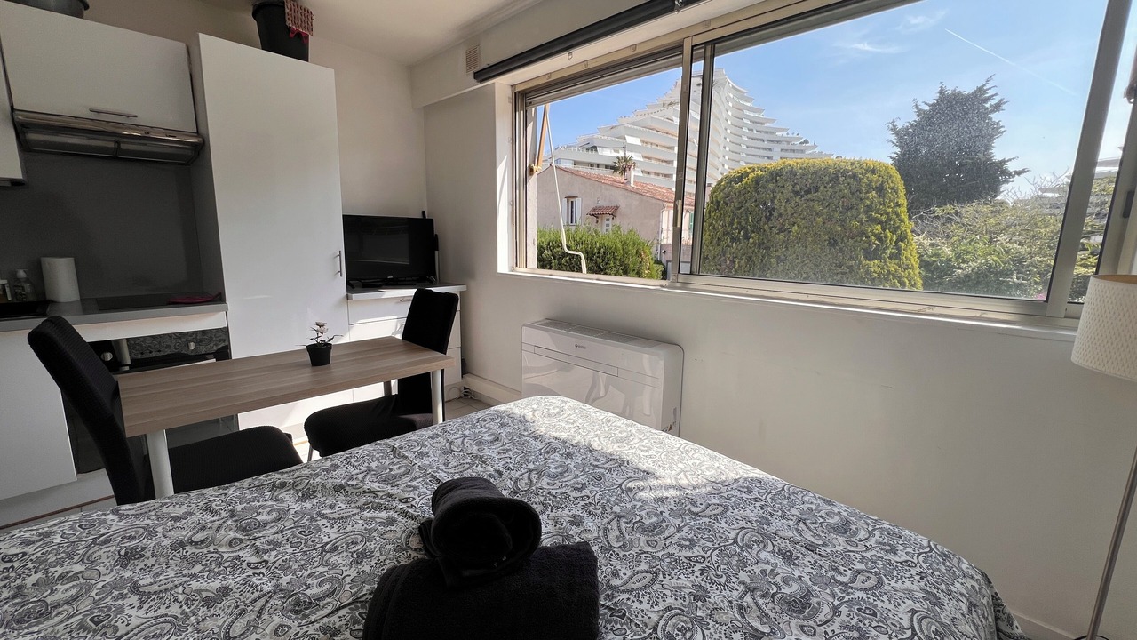 Photo of Bedroom in Villeneuve Loubet Beach