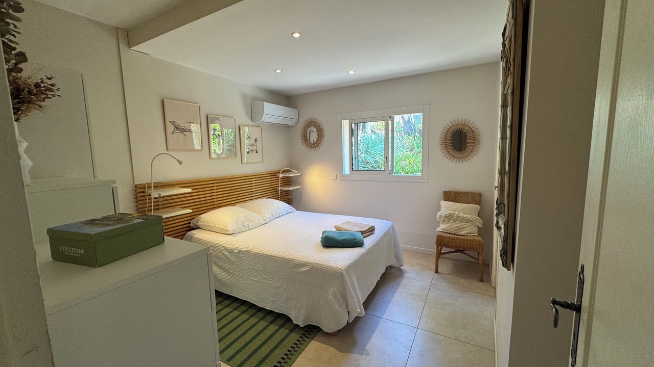 Photo of Bedroom in Hyeres