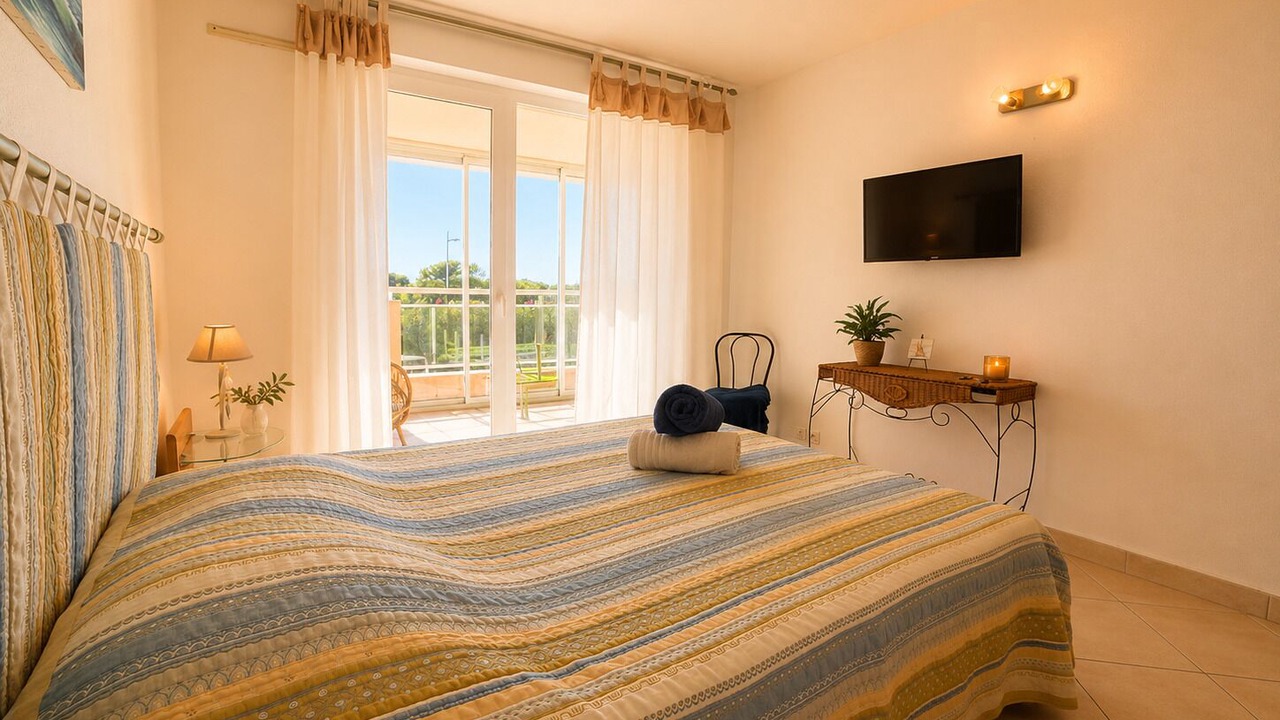 Photo of Bedroom in La Cote Radieuse