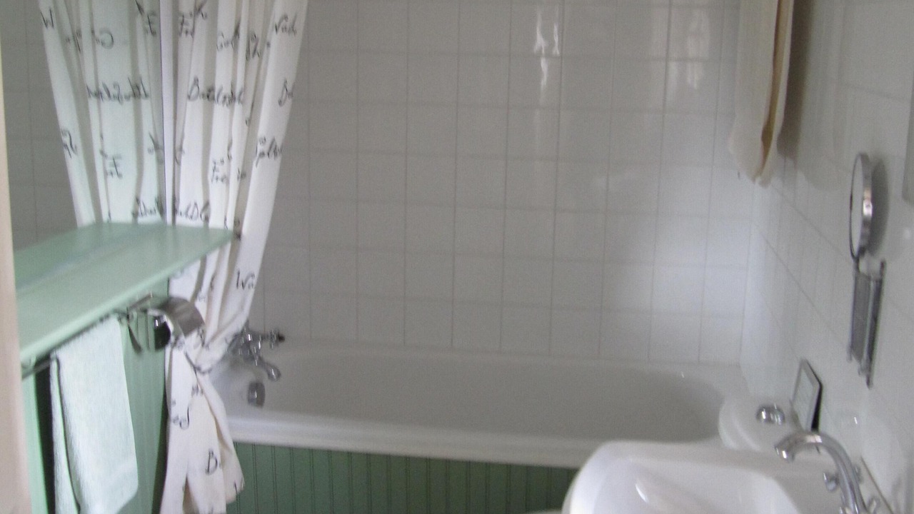 Photo of Bathroom in Flayosc