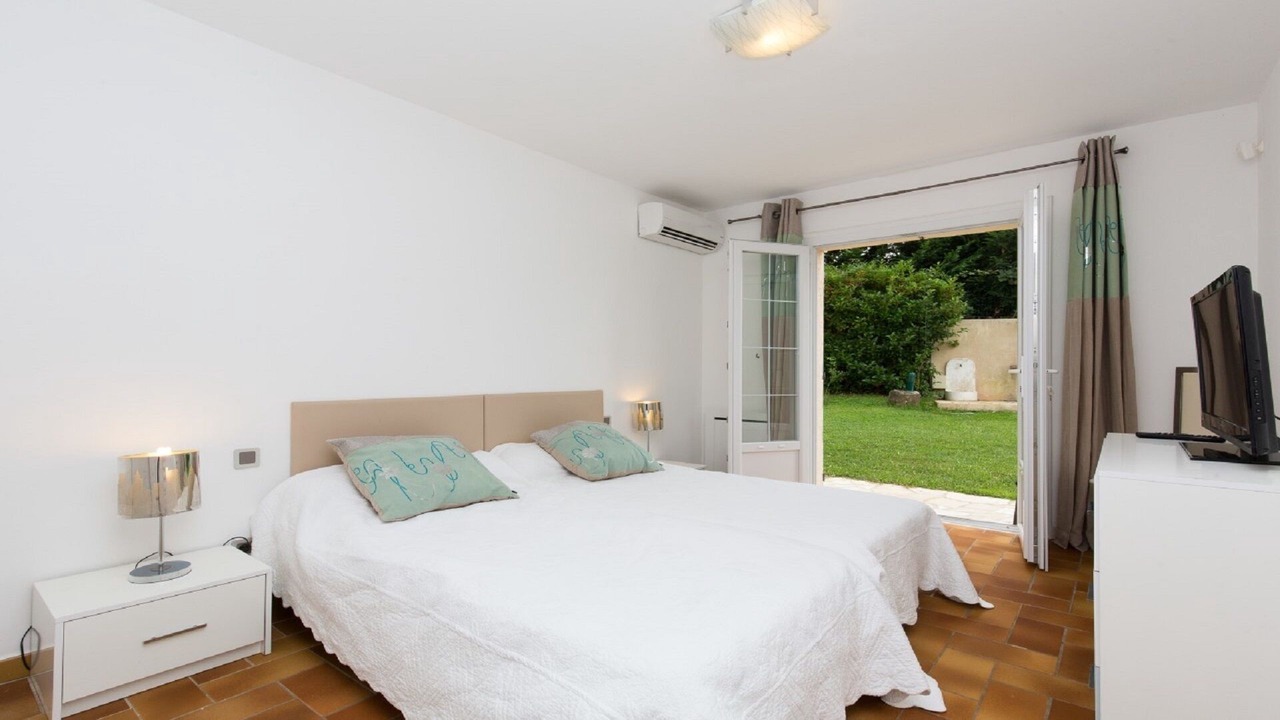 Photo of Bedroom in California - Pezou