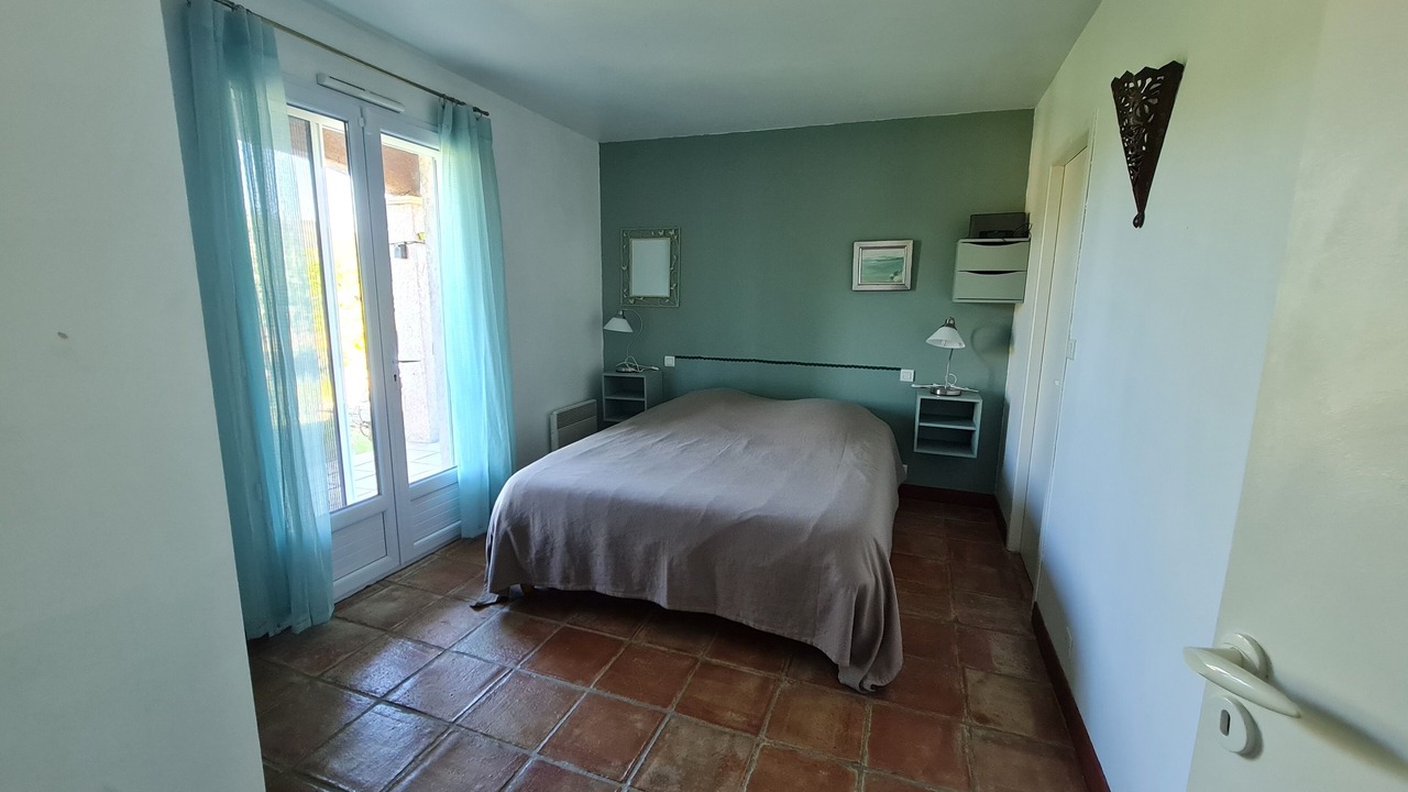 Photo of Bedroom in Saint-Just-et-Vacquieres