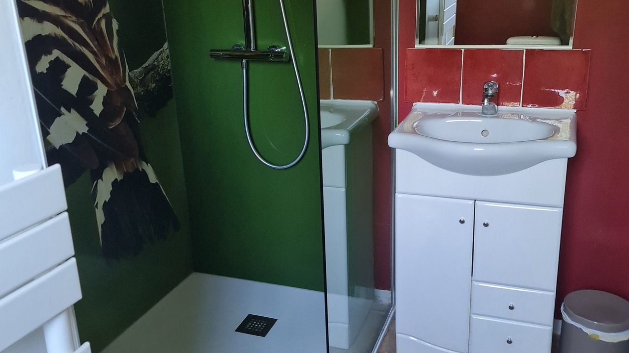 Photo of Bathroom in Saint-Just-et-Vacquieres
