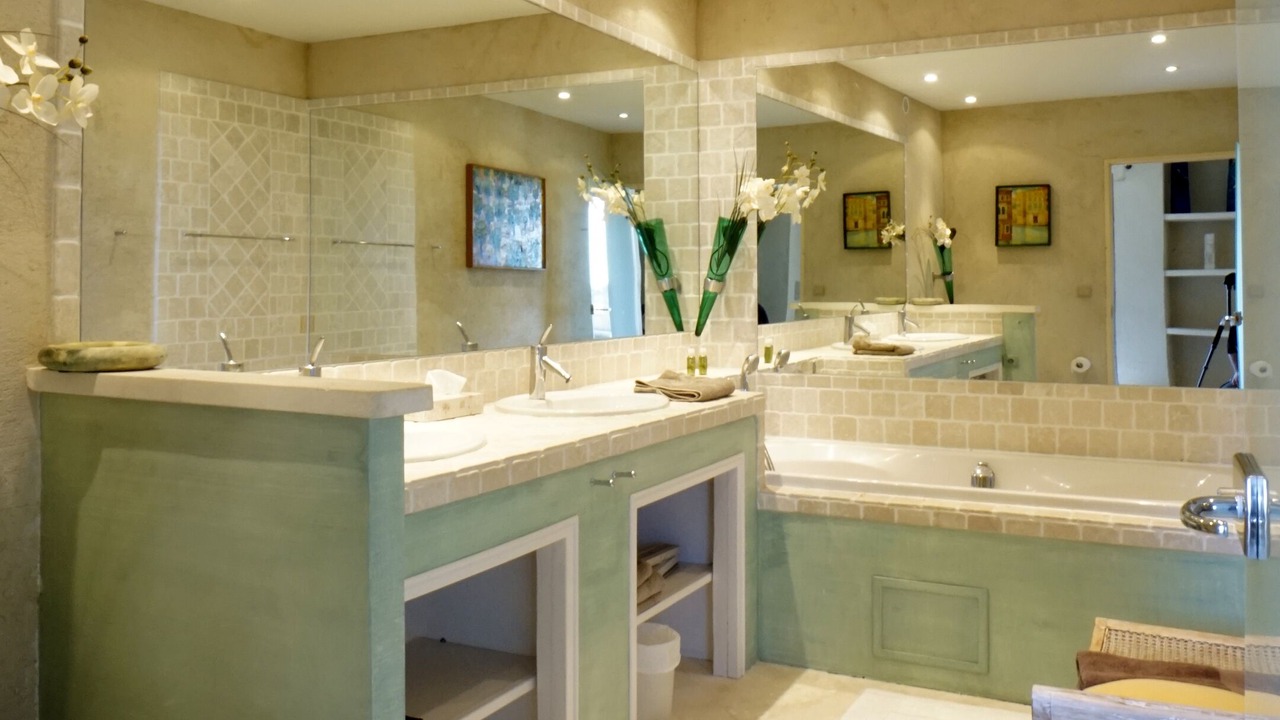 Photo of Bathroom in Les Baux-de-Provence