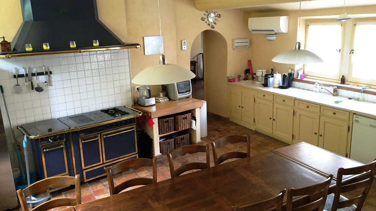 Photo of Kitchen in Saint-Martin-de-Castillon