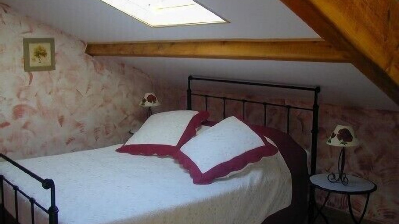 Photo of Bedroom in Montaren-et-Saint-Mediers