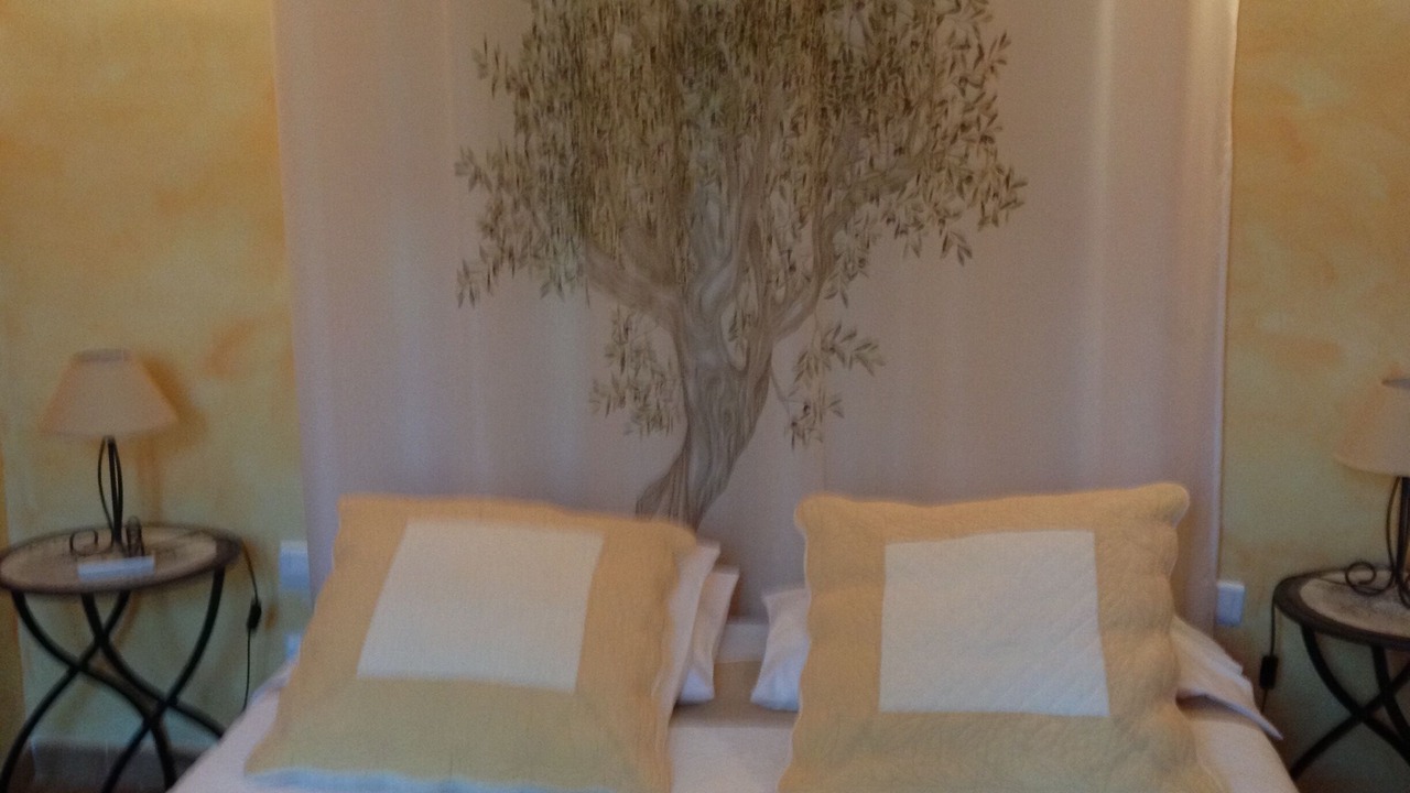 Photo of Bedroom in Montaren-et-Saint-Mediers