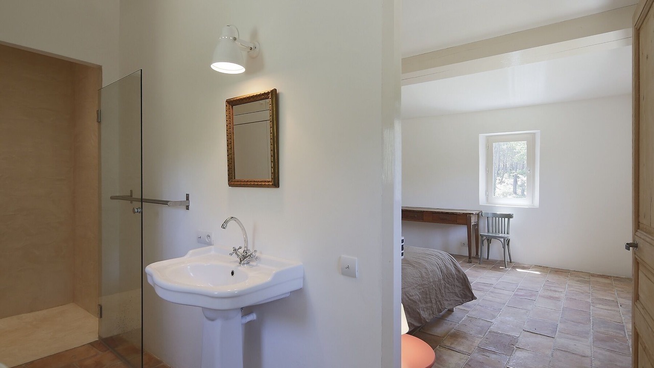 Photo of Bathroom in St.-Remy-de-Provence