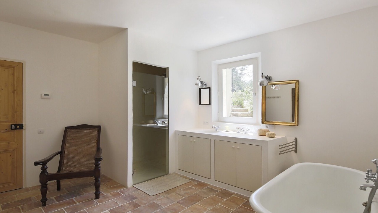 Photo of Bathroom in St.-Remy-de-Provence