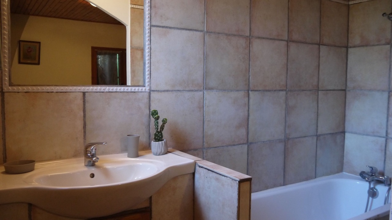 Photo of Bathroom in Pomerols