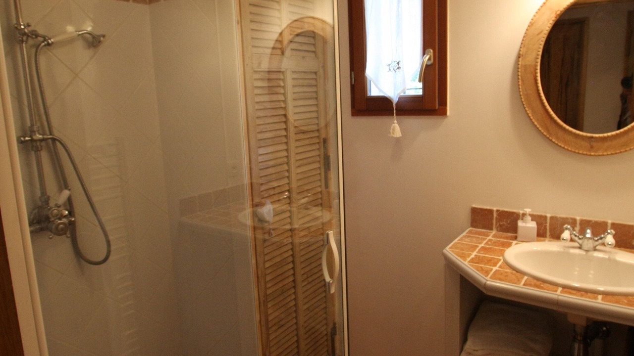 Photo of Bathroom in St.-Remy-de-Provence