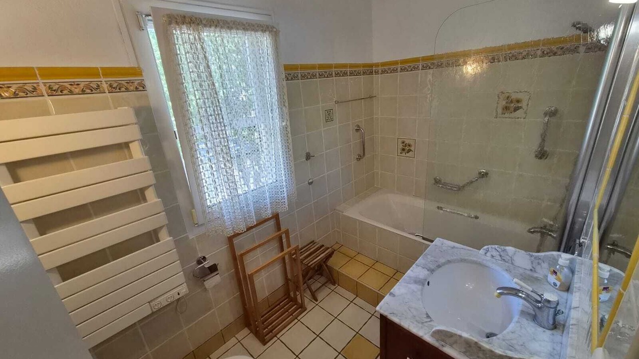 Photo of Bathroom in Merindol