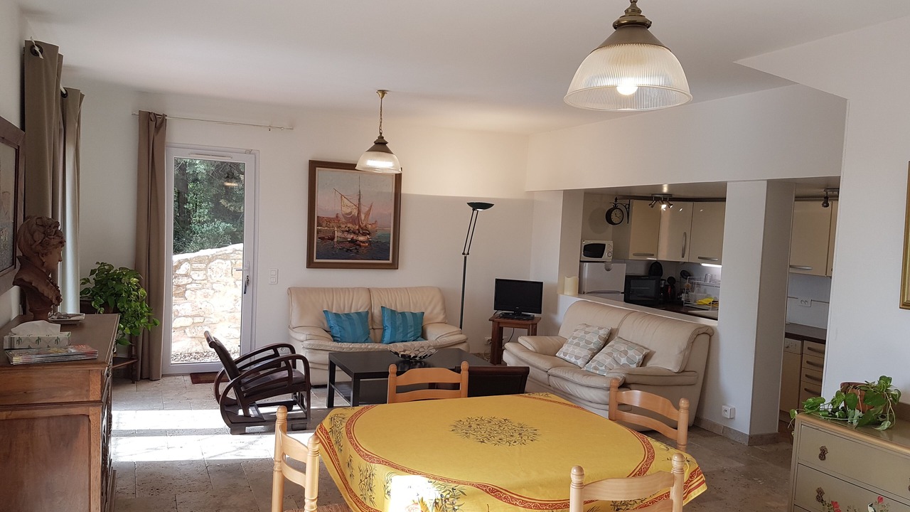 Photo of Livingroom in Eguilles