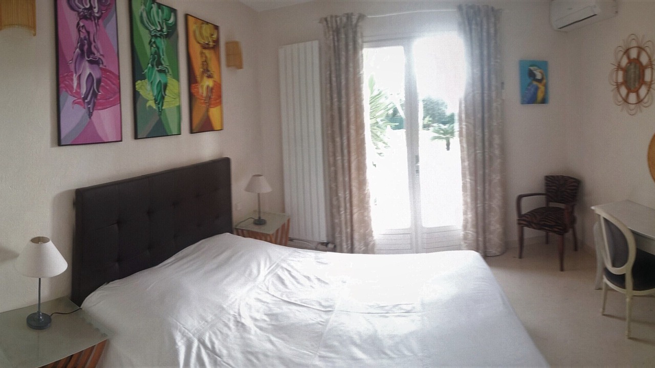 Photo of Bedroom in Roquefort-les-Pins
