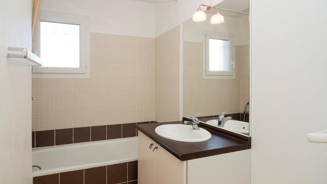 Photo of Bathroom in Homps