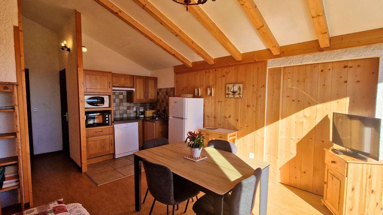 Photo of Kitchen in Saint-Michel-de-Chaillol
