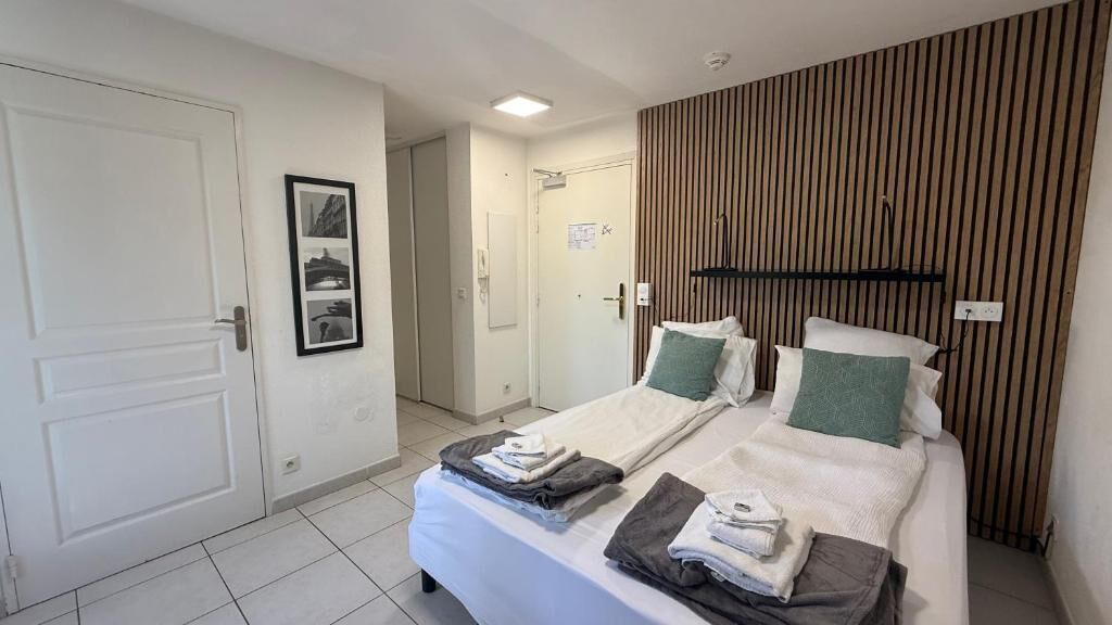 Photo of Bedroom in Prado - Republique