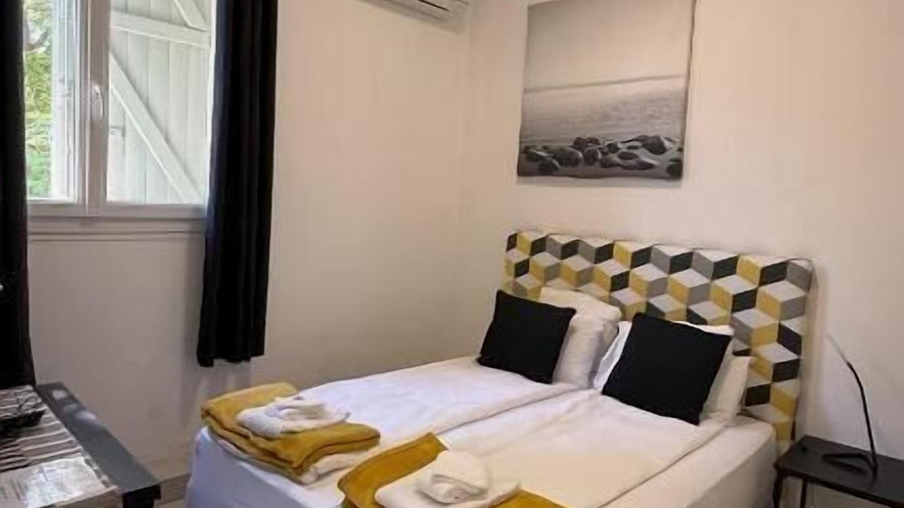 Photo of Bedroom in Prado - Republique