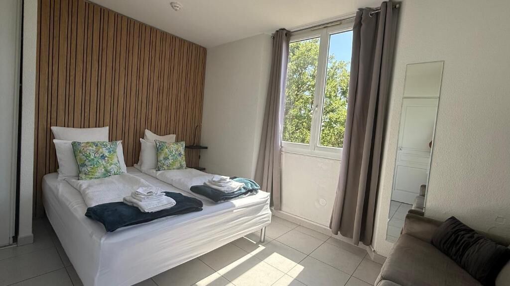 Photo of Bedroom in Prado - Republique