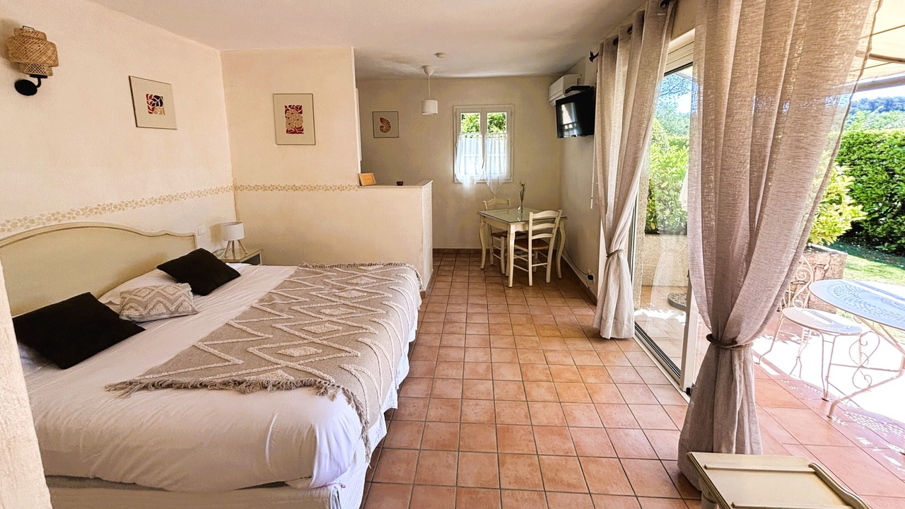 Photo of Bedroom in Tourrettes-sur-Loup