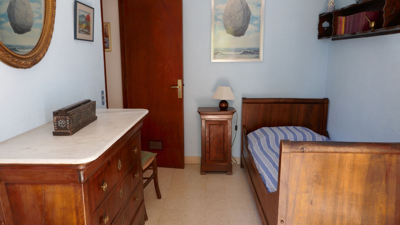 Photo of Bedroom in Simiane-Collongue