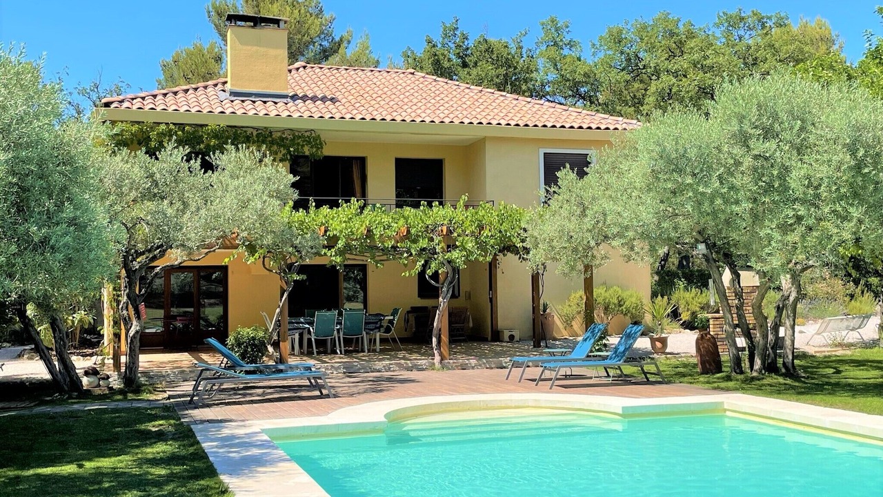 Photo of Outdoor in Simiane-Collongue
