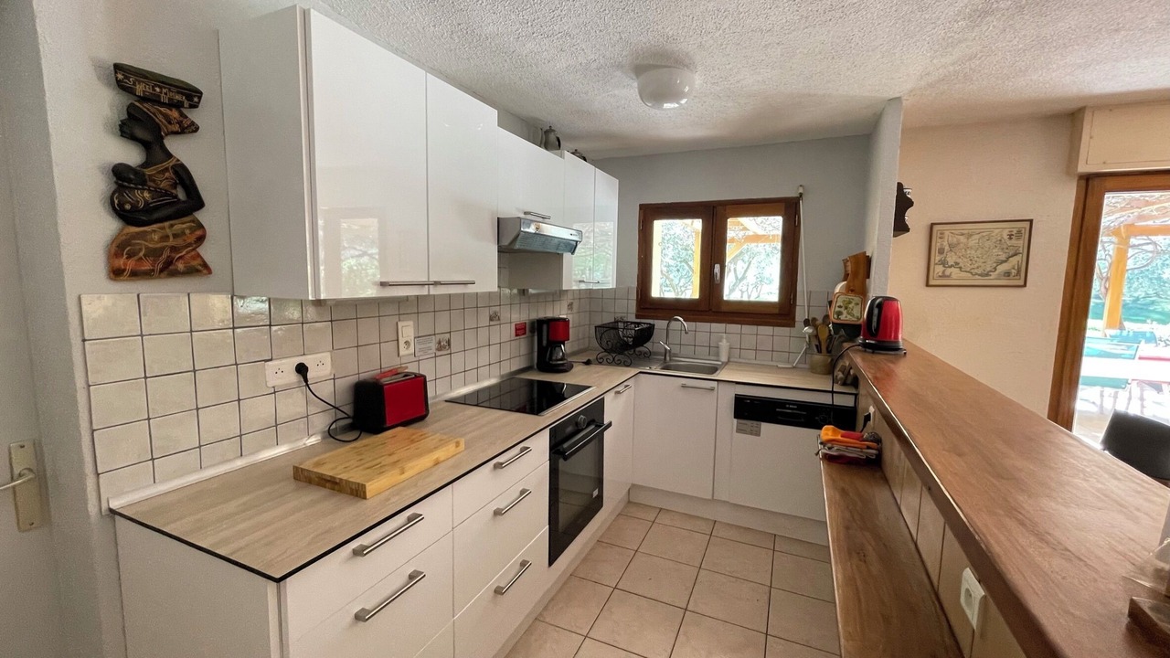 Photo of Kitchen in Simiane-Collongue