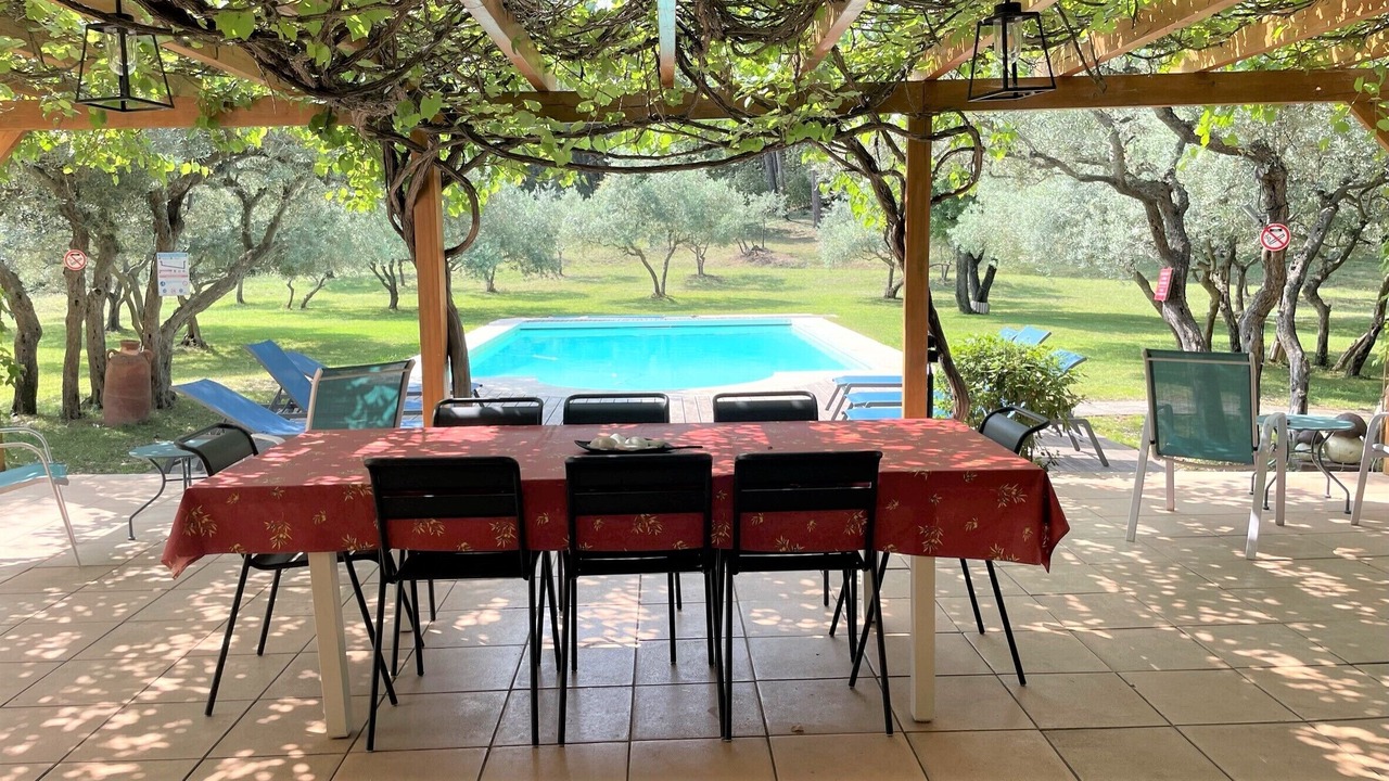 Photo of Outdoor in Simiane-Collongue