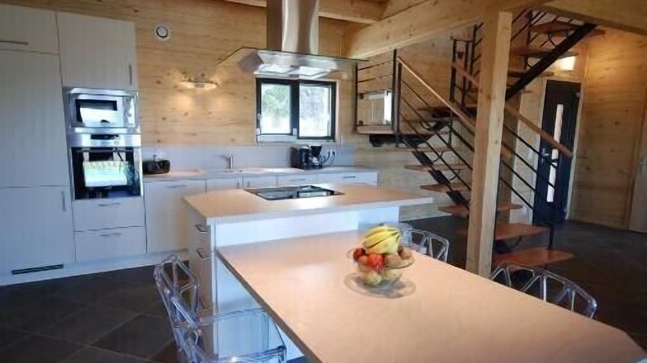Photo of Kitchen in Puy-Saint-Eusebe