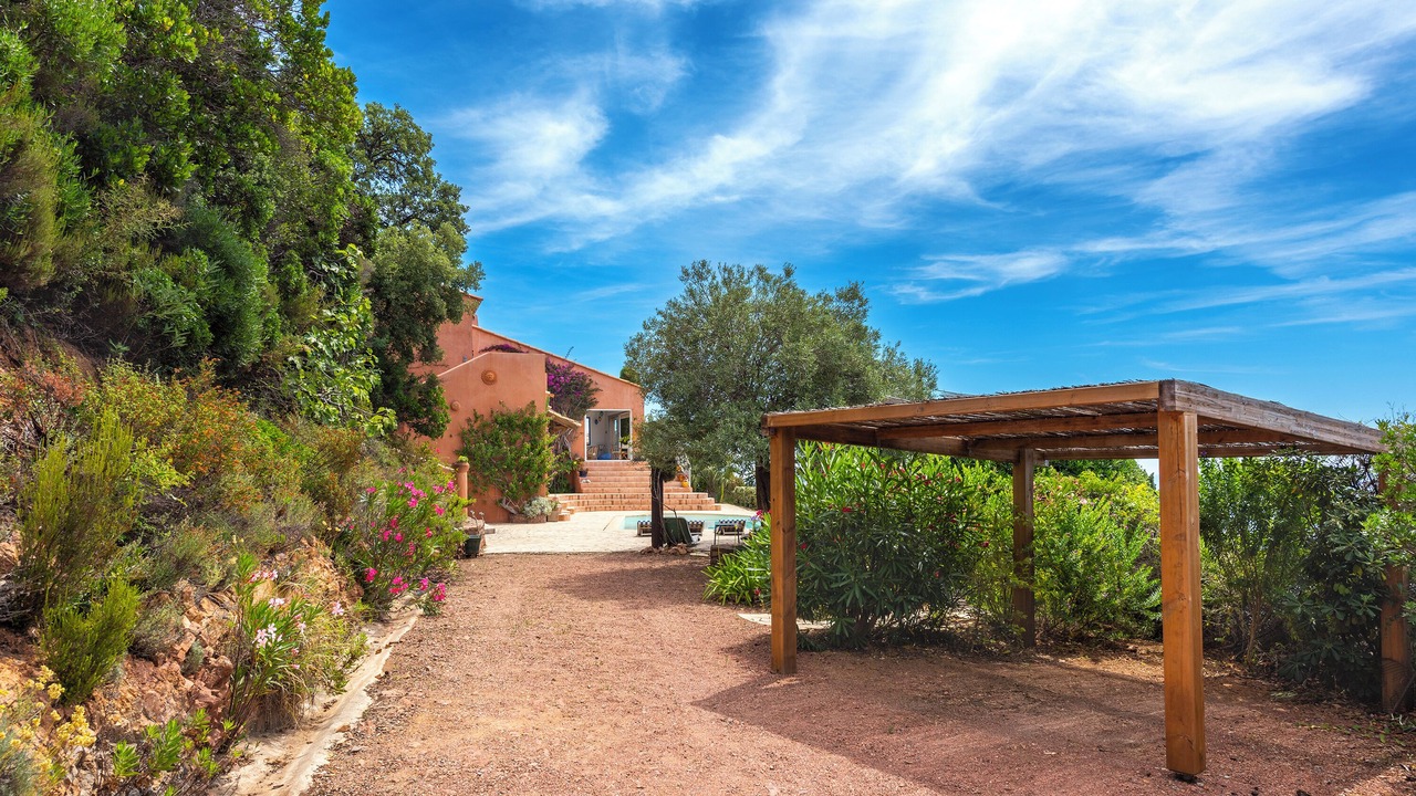 Photo of Outdoor in Antheor