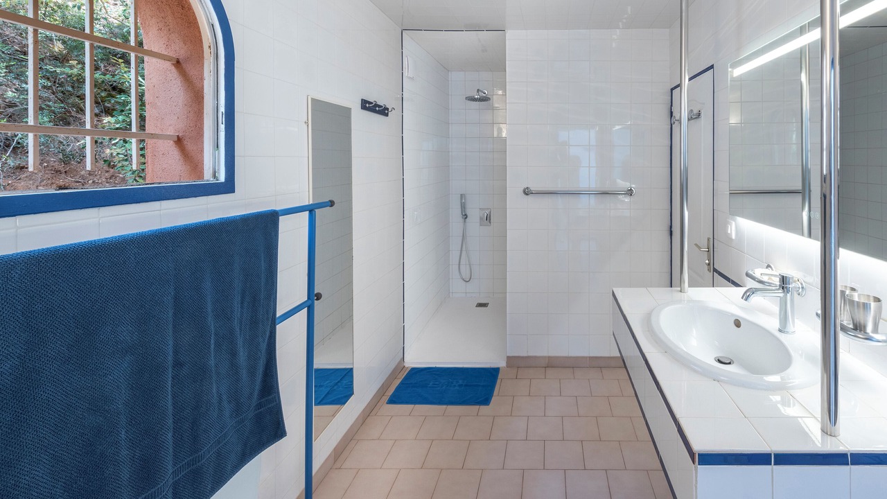 Photo of Bathroom in Antheor